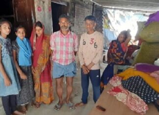 ਕਤਲ ਹੋਏ ਪੁੱਤ ਦੀ ਲਾਸ਼ ਲਿਆਉਣ ਲਈ ਵੀ ਨਹੀਂ ਹੋਇਆ ਪੈਸਿਆਂ ਦਾ ਪ੍ਰਬੰਧ, ਪੁਤਲਾ ਬਣਾ ਕੇ ਕੀਤਾ ਅੰਤਿਮ ਸੰਸਕਾਰ