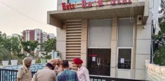 ਮੋਗਾ ਦਾ ਰਾਕ ਸਟਾਰ ਹੋਟਲ ਸੀਲ : ਅਦਾਲਤ ਦੇ ਹੁਕਮਾਂ ‘ਤੇ ਕਾਰਵਾਈ, ਮਾਲਕ ਤੇ ਮੈਨੇਜਰ ਕਰਵਾਉਂਦੇ ਸਨ ਦੇਹ ਵਪਾਰ ਦਾ ਧੰਦਾ