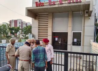 ਮੋਗਾ ਦਾ ਰਾਕ ਸਟਾਰ ਹੋਟਲ ਸੀਲ : ਅਦਾਲਤ ਦੇ ਹੁਕਮਾਂ ‘ਤੇ ਕਾਰਵਾਈ, ਮਾਲਕ ਤੇ ਮੈਨੇਜਰ ਕਰਵਾਉਂਦੇ ਸਨ ਦੇਹ ਵਪਾਰ ਦਾ ਧੰਦਾ