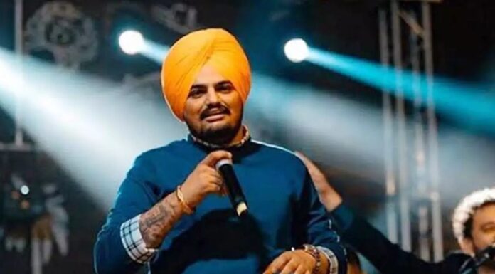 ਮੌਤ ਤੋਂ ਬਾਅਦ ਵੀ ਗੀਤਾਂ ‘ਚ ਜ਼ਿੰਦਾ ਸਿੱਧੂ ਮੂਸੇਵਾਲਾ : ਕਤਲ ਹੋਣ ਤੋਂ ਪਹਿਲਾਂ ਰਿਕਾਰਡ ਕੀਤੇ ਕਈ ਸੂਪਰਹਿੱਟ ਗੀਤ, ਵਿਦੇਸ਼ਾਂ ‘ਚ ਵੀ ਮਨਵਾਇਆ ਲੋਹਾ