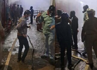 ਡੇਰਾਬੱਸੀ : ਕੈਮੀਕਲ ਫੈਕਟਰੀ ‘ਚ ਗੈਸ ਲੀਕ, ਲੋਕਾਂ ਨੂੰ ਸਾਹ ਲੈਣ ‘ਚ ਆ ਰਹੀ ਦਿੱਕਤ, ਦਹਿਸ਼ਤ ਦਾ ਮਾਹੌਲ