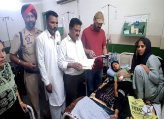 ਅੰਮ੍ਰਿਤਸਰ : 5ਵੀਂ ਜਮਾਤ ਦੇ ਵਿਦਿਆਰਥੀ ਨੂੰ ਅਧਿਆਪਕ ਨੇ ਬੁਰੀ ਤਰ੍ਹਾਂ ਕੁੱਟਿਆ, ਪਿਸ਼ਾਬ ‘ਚ ਆਉਣ ਲੱਗਾ ਖ਼ੂਨ, ਹਾਲਤ ਸੀਰੀਅਸ