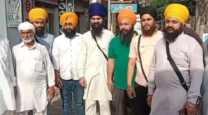 ਗੁਰਦਾਸਪੁਰ ‘ਚ ਮੁੜ ਵਾਪਰੀ ਬੇਅਦਬੀ ਦੀ ਘਟਨਾ, ਗੁਰੂ ਸਾਹਿਬਾਨ ਦੀਆਂ ਫੋਟੋਆਂ ਨੂੰ ਲਗਾਈ ਅੱਗ