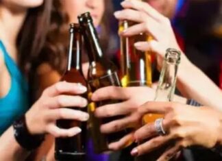 ਸ਼ਰਾਬ ਨਾਲ ਟੱਲੀ ਦੋ ਪੱਕੀਆਂ ਸਹੇਲੀਆਂ ਆਪਸ ‘ਚ ਉਲਝੀਆਂ, ਇਕ ਨੇ ਦੂਜੀ ਦੇ ਢਿੱਡ ‘ਚ ਚਾਕੂ ਮਾਰ-ਮਾਰ ਕੇ ਉਤਾਰਿਆ ਮੌਤ ਦੇ ਘਾਟ