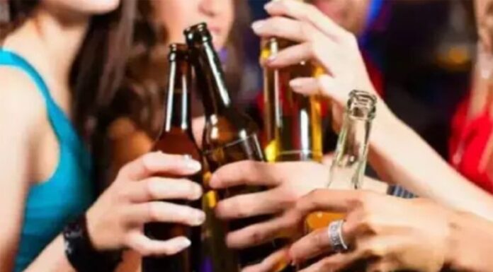 ਸ਼ਰਾਬ ਨਾਲ ਟੱਲੀ ਦੋ ਪੱਕੀਆਂ ਸਹੇਲੀਆਂ ਆਪਸ ‘ਚ ਉਲਝੀਆਂ, ਇਕ ਨੇ ਦੂਜੀ ਦੇ ਢਿੱਡ ‘ਚ ਚਾਕੂ ਮਾਰ-ਮਾਰ ਕੇ ਉਤਾਰਿਆ ਮੌਤ ਦੇ ਘਾਟ