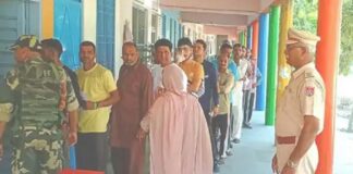 ਜਲੰਧਰ ਜ਼ਿਮਨੀ ਚੋਣ ‘ਚ 52.3 ਫੀਸਦੀ ਹੋਈ ਕੁਲ ਵੋਟਿੰਗ, EVM ‘ਚ ਬੰਦ ਹੋਈ ਉਮੀਦਵਾਰਾਂ ਦੀ ਕਿਸਮਤ