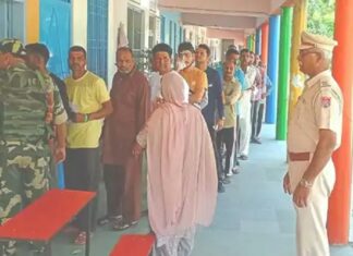 ਜਲੰਧਰ ਜ਼ਿਮਨੀ ਚੋਣ ‘ਚ 52.3 ਫੀਸਦੀ ਹੋਈ ਕੁਲ ਵੋਟਿੰਗ, EVM ‘ਚ ਬੰਦ ਹੋਈ ਉਮੀਦਵਾਰਾਂ ਦੀ ਕਿਸਮਤ