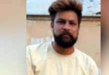 ਪਠਾਨਕੋਟ ‘ਚ ਬਿਜਲੀ ਸਪਲਾਈ ਬੰਦ ਕੀਤੇ ਬਿਨਾਂ ਪੋਲ ‘ਤੇ ਚੜ੍ਹਿਆ ਲਾਈਨਮੈਨ, ਪਿਆ ਕਰੰਟ, ਮੌਤ