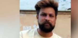 ਪਠਾਨਕੋਟ ‘ਚ ਬਿਜਲੀ ਸਪਲਾਈ ਬੰਦ ਕੀਤੇ ਬਿਨਾਂ ਪੋਲ ‘ਤੇ ਚੜ੍ਹਿਆ ਲਾਈਨਮੈਨ, ਪਿਆ ਕਰੰਟ, ਮੌਤ