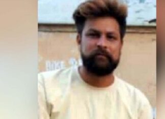 ਪਠਾਨਕੋਟ ‘ਚ ਬਿਜਲੀ ਸਪਲਾਈ ਬੰਦ ਕੀਤੇ ਬਿਨਾਂ ਪੋਲ ‘ਤੇ ਚੜ੍ਹਿਆ ਲਾਈਨਮੈਨ, ਪਿਆ ਕਰੰਟ, ਮੌਤ