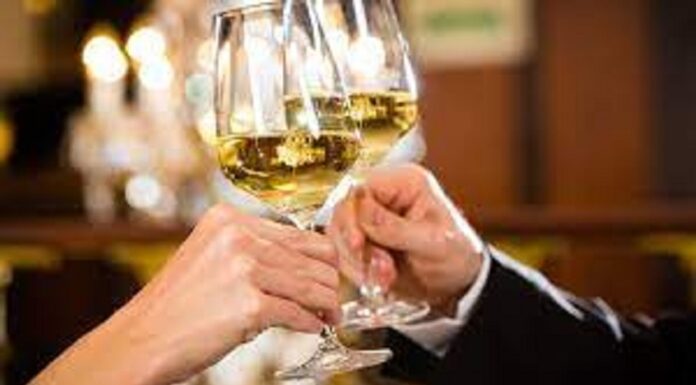 ਖੋਜ ‘ਚ ਖੁਲਾਸਾ : ਹੁਣ ਠੇਕਿਆਂ ‘ਚ ਪਈ ਸ਼ਰਾਬ ਵੀ ਕਰਨ ਲੱਗੀ ਭੇਦਭਾਵ, ਇਨ੍ਹਾਂ ਲੋਕਾਂ ਨੂੰ ਪਹੁੰਚਾਉਣ ਲੱਗੀ ਵੱਧ ਨੁਕਸਾਨ