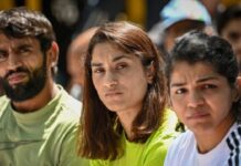 ਪਹਿਲਵਾਨਾਂ ਨੇ ਅੰਦੋਲਨ ਖਤਮ ਕਰਨ ਦਾ ਕੀਤਾ ਐਲਾਨ, ਕਿਹਾ – ਸੜਕਾਂ ਦੀ ਬਜਾਏ ਅਦਾਲਤ ‘ਚ ਲੜਨਗੇ ਆਪਣੀ ਲੜਾਈ