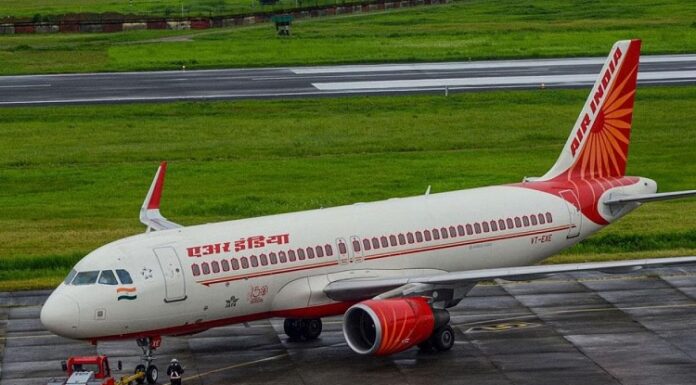 ਰਾਹ ‘ਚ ਹੀ ਜਹਾਜ਼ ਉਤਾਰ ਕੇ ਪਾਇਲਟ ਕਹਿੰਦਾ, ਮੇਰੀ ਡਿਊਟੀ ਆਫ ਹੋ ਗਈ ਹੈ, ਮੁਸਾਫਰਾਂ ਨੂੰ ਕਰਨੀ ਪਈ ਬੱਸ