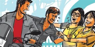 ਬਟਾਲਾ : ਅਣਪਛਾਤੇ ਸਕੂਟੀ ਸਵਾਰ ਮਾਂ-ਧੀ ਨੂੰ ਦਾਤ ਦਿਖਾ ਸੋਨੇ ਦੀਆਂ ਵੰਗਾਂ ਤੇ ਨਕਦੀ ਖੋਹ ਕੇ ਫਰਾਰ