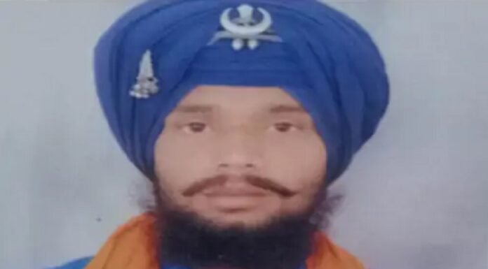 ਲੁਧਿਆਣਾ : ਨਿਹੰਗ ਨੂੰ ਤੇਜ਼ਧਾਰ ਹਥਿਆਰਾਂ ਨਾਲ ਵੱਢਿਆ, ਛਬੀਲ ‘ਤੇ ਹੋਇਆ ਸੀ ਵਿਵਾਦ, ਨੌਜਵਾਨਾਂ ਨੇ ਦੌੜਾਅ-ਦੌੜਾਅ ਕੇ ਉਤਾਰਿਆ ਮੌਤ ਦੇ ਘਾਟ