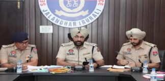 ਕਪੂਰਥਲਾ ਤੋਂ ਨਕੋਦਰ ਨੂੰ ਆਉਂਦੀ ਕਾਰ ‘ਚੋਂ 30 ਕਰੋੜ ਦੀ ਹੈਰੋਇਨ ਬਰਾਮਦ, ਕਾਰ ਚਾਲਕ ਨੇ ਫਿਲਮੀ ਸਟਾਈਲ ‘ਚ ਪੁਲ ਤੋਂ ਮਾਰੀ ਛਾਲ