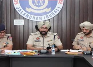 ਕਪੂਰਥਲਾ ਤੋਂ ਨਕੋਦਰ ਨੂੰ ਆਉਂਦੀ ਕਾਰ ‘ਚੋਂ 30 ਕਰੋੜ ਦੀ ਹੈਰੋਇਨ ਬਰਾਮਦ, ਕਾਰ ਚਾਲਕ ਨੇ ਫਿਲਮੀ ਸਟਾਈਲ ‘ਚ ਪੁਲ ਤੋਂ ਮਾਰੀ ਛਾਲ