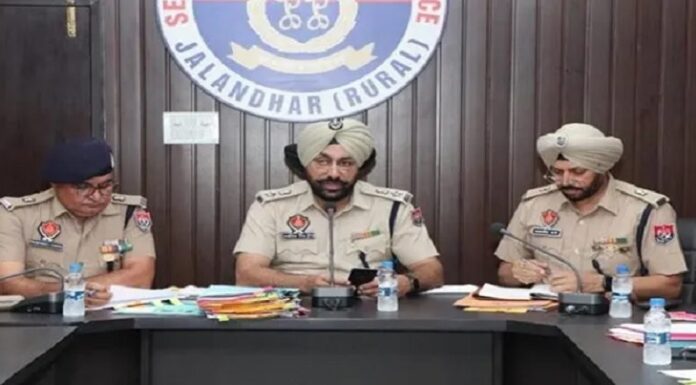 ਕਪੂਰਥਲਾ ਤੋਂ ਨਕੋਦਰ ਨੂੰ ਆਉਂਦੀ ਕਾਰ ‘ਚੋਂ 30 ਕਰੋੜ ਦੀ ਹੈਰੋਇਨ ਬਰਾਮਦ, ਕਾਰ ਚਾਲਕ ਨੇ ਫਿਲਮੀ ਸਟਾਈਲ ‘ਚ ਪੁਲ ਤੋਂ ਮਾਰੀ ਛਾਲ