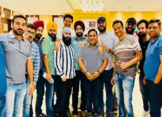 ਜਲੰਧਰ ਦੀ ਮੋਬਾਈਲ ਮਾਰਕੀਟ 4 ਦਿਨਾਂ ਲਈ ਬੰਦ: ਘੁੰਮਣ ਫਿਰਨ ਨਿਕਲੇ ਦੁਕਾਨਦਾਰ, ਕਹਿੰਦੇ – ਸਾਰੀ ਉਮਰ ਕੰਮ ਈ ਥੋੜ੍ਹੀ ਕਰੀ ਜਾਣਾ