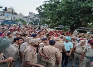 ਪਟਿਆਲਾ : ਮਰਨ ਵਰਤ ‘ਤੇ ਬੈਠੇ ਕਿਸਾਨਾਂ ਦਾ ਪੁਲਿਸ ਨੇ ਜਬਰੀ ਚੁਕਵਾਇਆ ਧਰਨਾ, ਡੱਲੇਵਾਲ ਸਣੇ ਕਈ ਕਿਸਾਨ ਆਗੂ ਹਿਰਾਸਤ ‘ਚ