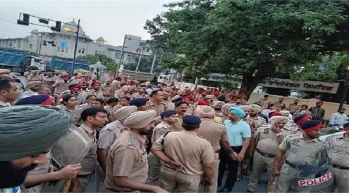 ਪਟਿਆਲਾ : ਮਰਨ ਵਰਤ ‘ਤੇ ਬੈਠੇ ਕਿਸਾਨਾਂ ਦਾ ਪੁਲਿਸ ਨੇ ਜਬਰੀ ਚੁਕਵਾਇਆ ਧਰਨਾ, ਡੱਲੇਵਾਲ ਸਣੇ ਕਈ ਕਿਸਾਨ ਆਗੂ ਹਿਰਾਸਤ ‘ਚ