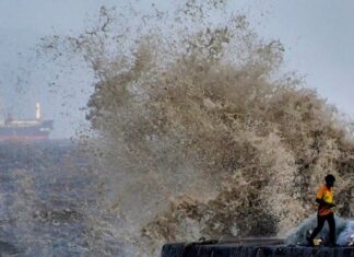 ਤੂਫ਼ਾਨ ਬਿਪਰਜੋਏ ਕੱਛ ਤੋਂ 180 ਕਿਲੋਮੀਟਰ ਦੂਰ, ਦੁਪਹਿਰ ਤੱਕ ਬੰਦਰਗਾਹ ਨਾਲ ਟਕਰਾਏਗਾ