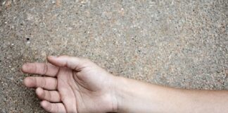 ਤਰਨਤਾਰਨ : ਨਸ਼ੇ ਦਾ ਟੀਕਾ ਲਗਾਉਣ ਨਾਲ 2 ਬੱਚਿਆਂ ਦੇ ਪਿਤਾ ਦੀ ਮੌਤ, ਪਤਨੀ ਦਾ ਰੋ-ਰੋ ਬੁਰਾ ਹਾਲ