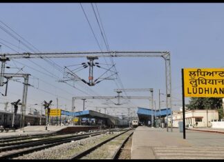 ਲੁਧਿਆਣਾ : ਟਰੇਨ ‘ਚ ਅਚਾਨਕ ਬੇਹੋਸ਼ ਹੋਈਆਂ 15 ਕੁੜੀਆਂ, ਖਾਣ-ਪੀਣ ਦਾ ਸਾਮਾਨ ਬਣਿਆ ਕਾਰਨ