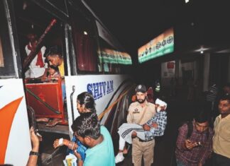 ਜੰਮੂ ਬੱਸ ਹਾਦਸਾ : ਅੰਮ੍ਰਿਤਸਰ ਪੁੱਜੇ ਜ਼ਖਮੀ ਬੋਲੇ- ਬੱਸ 10 ਕਦਮ ਹੋਰ ਅੱਗੇ ਡਿਗ ਪੈਂਦੀ ਤਾਂ ਸਾਰਿਆਂ ਦੀਆਂ ਆਉਣੀਆਂ ਸਨ ਲਾਸ਼ਾਂ