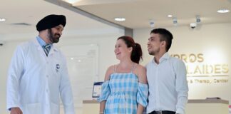 गर्भाशय में स्थित स्पाइना बिफिडा डिफेक्ट को रिपेयर करने वाले भारतीय मूल के पहले डॉक्टर बने यूएई में रहने वाले फीटल मेडिसिन एक्सपर्ट