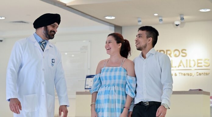 गर्भाशय में स्थित स्पाइना बिफिडा डिफेक्ट को रिपेयर करने वाले भारतीय मूल के पहले डॉक्टर बने यूएई में रहने वाले फीटल मेडिसिन एक्सपर्ट