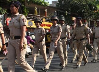 ਦਰਬਾਰ ਸਾਹਿਬ ਨੇੜੇ ਬੰਬ ਦੀ ਖ਼ਬਰ ਤੋਂ ਬਾਅਦ ਪੰਜਾਬ ‘ਚ ਹਾਈ ਅਲਰਟ, ਤਲਾਸ਼ੀ ਅਭਿਆਨ ਜਾਰੀ