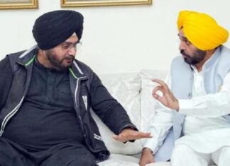 ਨਵਜੋਤ ਸਿੱਧੂ ‘ਤੇ CM ਮਾਨ ਨੇ ਕੱਸਿਆ ਤੰਜ, ਕਿਹਾ- ਤੁਹਾਡੇ ਫਾਦਰ ਸਾਬ੍ਹ ਵੀ ਵਿਆਹ ਵਾਲਾ ਬਦਲਾਅ ਨਾ ਲਿਆਉਂਦੇ ਤਾਂ ਤੁਸੀਂ ਵੀ ਨੀ ਹੋਣਾ ਸੀ