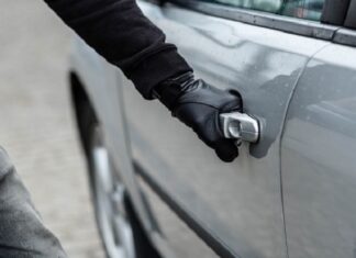 ਕਪੂਰਥਲਾ ‘ਚ 4 ਬਾਈਕ ਸਵਾਰਾਂ ਨੇ ਗਲੇ ‘ਤੇ ਪਿਸਤੌਲ ਰੱਖ ਕੇ ਰਾਹਗੀਰ ਤੋਂ ਖੋਹੀ ਕਾਰ