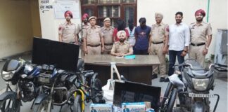 ਪੰਜਾਬੀ ਗਾਇਕ ਮਾਸਟਰ ਸਲੀਮ ਦਾ ਜੀਜਾ ਚੋਰੀ ਦੇ ਮੋਟਰਸਾਈਕਲ, ਸਾਈਕਲ ਤੇ ਚੱਪਲਾਂ ਸਣੇ ਗ੍ਰਿਫਤਾਰ