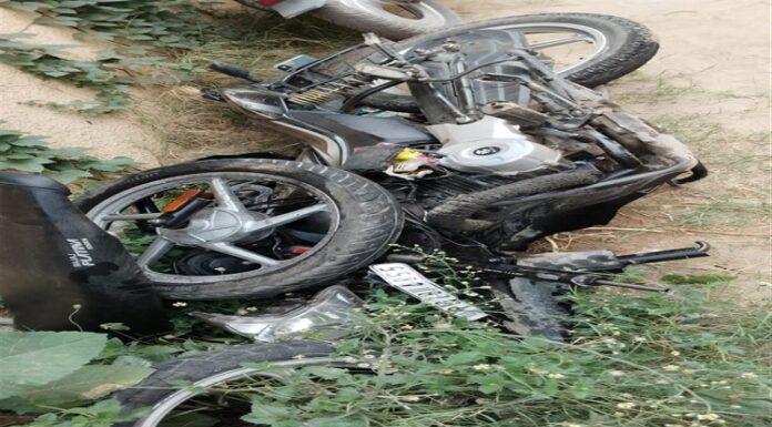 ਹੁਸ਼ਿਆਰਪੁਰ ‘ਚ ਮੋਟਰਸਾਈਕਲ ਤੇ ਕੈਂਟਰ ਵਿਚਕਾਰ ਭਿਆਨਕ ਟੱਕਰ, ਹਾਦਸੇ ‘ਚ 2 ਦੀ ਮੌਤ