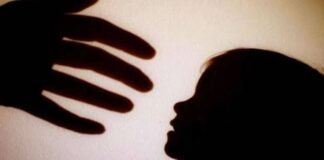 ਫਿਰੋਜ਼ਪੁਰ ‘ਚ ਸ਼ਰਮਨਾਕ ਕਰਤੂਤ : ਮਾਂ ਨੇ ਬੱਚੇ ਨੂੰ ਕੁੱਟ-ਕੁੱਟ ਦਰੱਖਤ ਨਾਲ ਬੰਨ੍ਹਿਆ, ਪਿਤਾ ਬਣਾਉਂਦਾ ਰਿਹਾ ਵੀਡੀਓ, ਕੀਤੀ ਵਾਇਰਲ