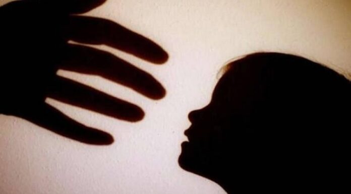 ਫਿਰੋਜ਼ਪੁਰ ‘ਚ ਸ਼ਰਮਨਾਕ ਕਰਤੂਤ : ਮਾਂ ਨੇ ਬੱਚੇ ਨੂੰ ਕੁੱਟ-ਕੁੱਟ ਦਰੱਖਤ ਨਾਲ ਬੰਨ੍ਹਿਆ, ਪਿਤਾ ਬਣਾਉਂਦਾ ਰਿਹਾ ਵੀਡੀਓ, ਕੀਤੀ ਵਾਇਰਲ