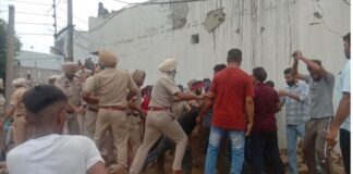 ਜਲੰਧਰ ‘ਚ ਦੋ ਗੁੱਟਾਂ ਵਿਚਾਲੇ ਹੰਗਾਮਾ, ਤਿੰਨ ਥਾਣਿਆਂ ਦੀ ਪੁਲਿਸ ਨੇ ਸ਼ਾਂਤ ਕਰਵਾਇਆ ਮਾਹੌਲ