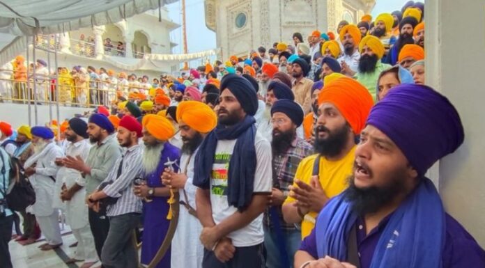 ਆਪ੍ਰੇਸ਼ਨ ਬਲੂ ਸਟਾਰ ਦੀ 39ਵੀਂ ਬਰਸੀ : ਸ੍ਰੀ ਦਰਬਾਰ ਸਾਹਿਬ ‘ਚ ਸਵੇਰ ਤੋਂ ਜੁਟੀ ਸੰਗਤ, ਸ਼ਹਿਰ ਦੇ ਚੱਪੇ-ਚੱਪੇ ‘ਤੇ ਪੁਲਿਸ ਤਾਇਨਾਤ