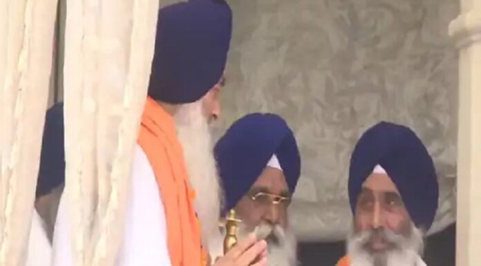 ਜਥੇ. ਗਿਆਨੀ ਰਘਬੀਰ ਸਿੰਘ ਨੇ ਸੰਭਾਲਿਆ ਅਹੁਦਾ : ਸ੍ਰੀ ਅਕਾਲ ਤਖ਼ਤ ਸਾਹਿਬ ‘ਤੇ ਦਸਤਾਰ ਸਜਾਉਣ ਦੀ ਰਸਮ ਹੋਈ ਸੰਪੰਨ