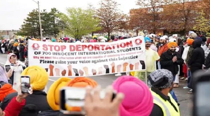 ਕੈਨੇਡਾ ‘ਚ ਪੰਜਾਬੀ ਵਿਦਿਆਰਥੀਆਂ ਵੱਲੋਂ ਡਿਪੋਰਟ ਕੀਤੇ ਜਾਣ ਖਿਲਾਫ ਵਿਰੋਧ-ਪ੍ਰਦਰਸ਼ਨ ਜਾਰੀ, ਪੜ੍ਹੋ ਵਜ੍ਹਾ