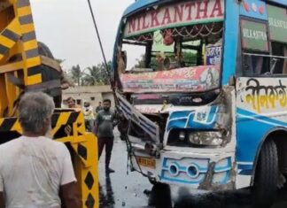 ਉੜੀਸਾ ਤੋਂ ਫਿਰ ਬੁਰੀ ਖਬਰ : ਬਾਲਾਸੌਰ ਤੋਂ ਟਰੇਨ ਹਾਦਸੇ ਦੇ ਜ਼ਖਮੀਆਂ ਨੂੰ ਹਸਪਤਾਲ ਲੈ ਕੇ ਜਾ ਰਹੀ ਬੱਸ ਵੀ ਨੈਸ਼ਨਲ ਹਾਈਵੇ ‘ਤੇ ਪਲਟੀ