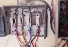 ਅੰਮ੍ਰਿਤਸਰ : ਬਿਜਲੀ ਚੋਰੀ ਕਰਨ ਦਾ ਢੰਗ ਦੇਖ ਕੇ ਛਾਪਾ ਮਾਰਨ ਆਏ ਬਿਜਲੀ ਵਾਲਿਆਂ ਦੇ ਵੀ ਘੁੰਮੇ ਦਿਮਾਗ, ਦੇਖੋ ਪੂਰੀ ਵੀਡੀਓ