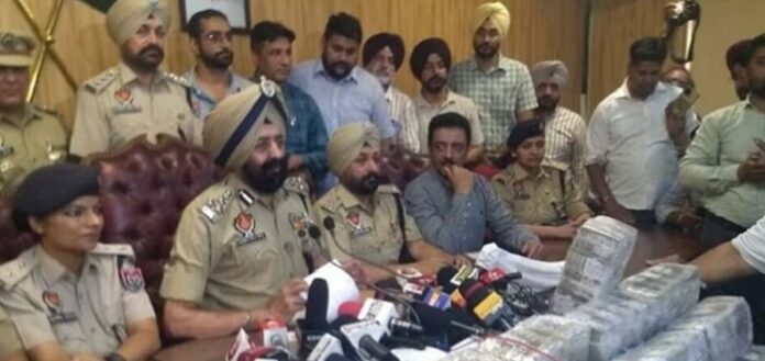 ਲੁੱਟ ਸਫਲ ਹੋਣ ‘ਤੇ ਡਾਕੂ ਹਸੀਨਾ ਮੋਨਾ ਹਰਿਦੁਆਰ ਸ਼ੁਕਰਾਨਾ ਕਰਨ ਗਈ ਸੀ – ਪੁਲਿਸ