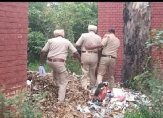 ਕਪੂਰਥਲਾ : ਸਿਵਲ ਹਸਪਤਾਲ ਦੀ ਕੰਧ ਟੱਪ ਕੇ ਹੱਥਕੜੀ ਸਮੇਤ ਕੈਦੀ ਫਰਾਰ, ਪੁਲਿਸ ਨੂੰ ਪਈ ਹੱਥਾਂ-ਪੈਰਾਂ ਦੀ