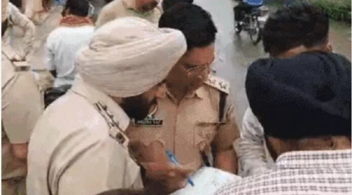 ਫਿਲੌਰ : ਫਿਲਮੀ ਸਟਾਈਲ ‘ਚ ਟੋਲ ਪਲਾਜ਼ਾ ਦੇ ਮੈਨੇਜਰ ਤੋਂ ਲੁੱਟੇ 23.30 ਲੱਖ, ਇਲਾਕੇ ‘ਚ ਹਾਈ ਅਲਰਟ