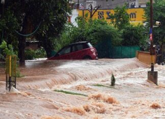 ਮਾਨਸਾ ‘ਚ ਘੱਗਰ ਦੀ ਮਾਰ : ਚਾਂਦਪੁਰਾ ਬੰਨ੍ਹ ਟੁੱਟਣ ਨਾਲ ਲੋਕਾਂ ਦੇ ਘਰਾਂ ‘ਚ ਵੜਿਆ ਪਾਣੀ