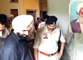 ਮੋਗਾ : ਮਾਤਾ ਕਹਿੰਦੀ ਅੰਦਰ ਆ ਜਾਓ, ਪਾਣੀ ਲਿਆਉਂਦੀ ਹਾਂ, ਇੰਨੇ ਨੂੰ ਬਦਮਾਸ਼ਾਂ ਨੇ ਘਰ ਦਾ ਮਾਲਕ ਗੋਲ਼ੀਆਂ ਨਾਲ ਭੁੰਨਿਆ