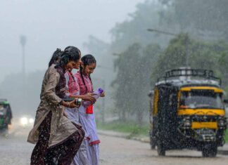 ਪੰਜਾਬ ‘ਚ ਅੱਜ ਵੀ ਭਾਰੀ ਮੀਂਹ, ਮੌਸਮ ਵਿਭਾਗ ਦਾ 10 ਜ਼ਿਲ੍ਹਿਆਂ ਲਈ 2 ਦਿਨਾਂ ਦਾ ਅਲਰਟ ਜਾਰੀ